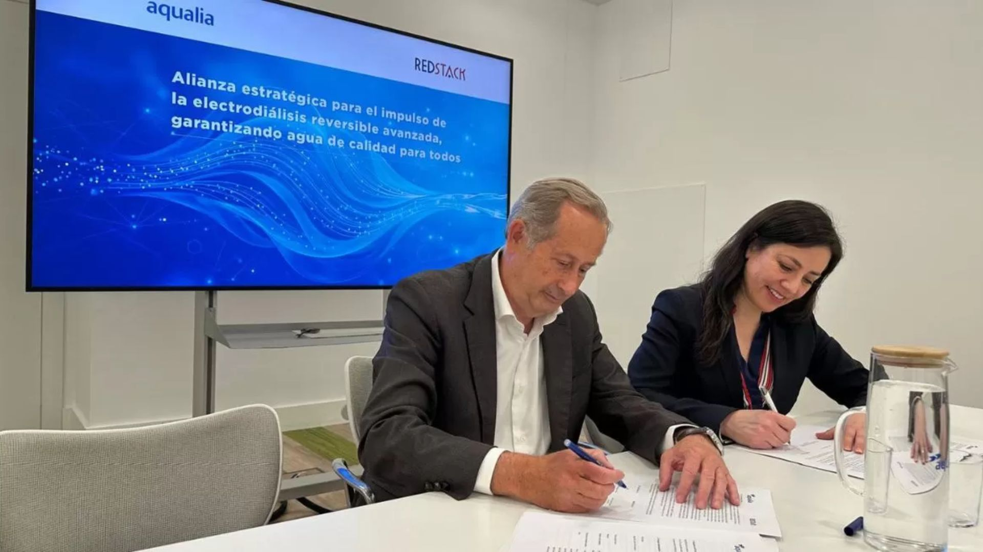 REDstack and Aqualia sign cooperation agreement